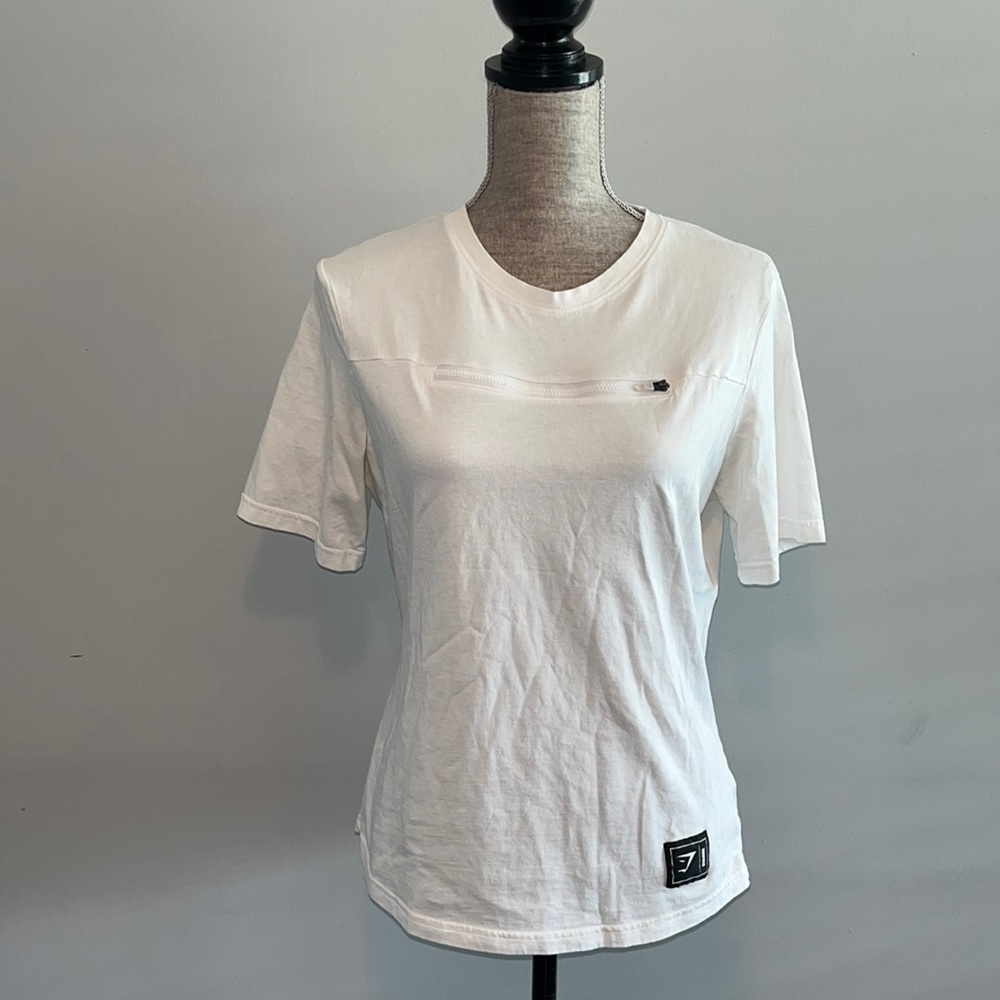 Gymshark CTY shirt white size medium zipper.  Great condition